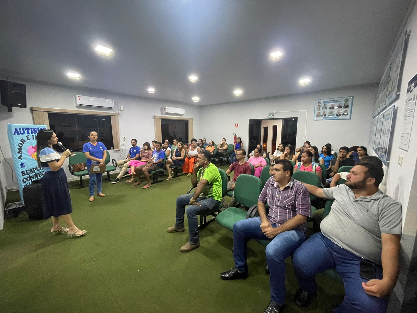 Câmara de Barrolândia promove roda de conversa em alusão ao Abril Azul, mês de conscientização sobre o autismo